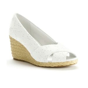 Chaps Dakota Eyelet Espadrille Wedges Size 8